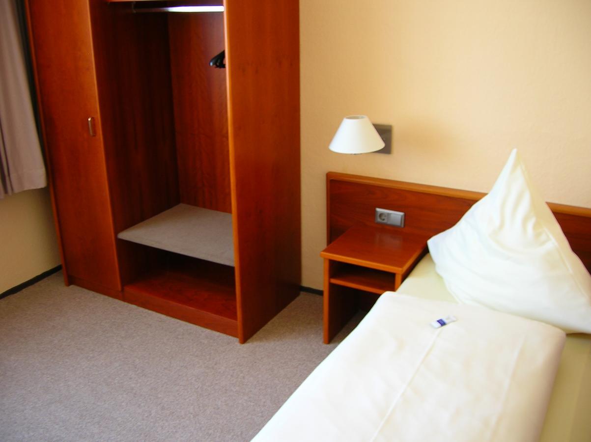 Hotel "Stadt Koethen" Koethen  Ngoại thất bức ảnh