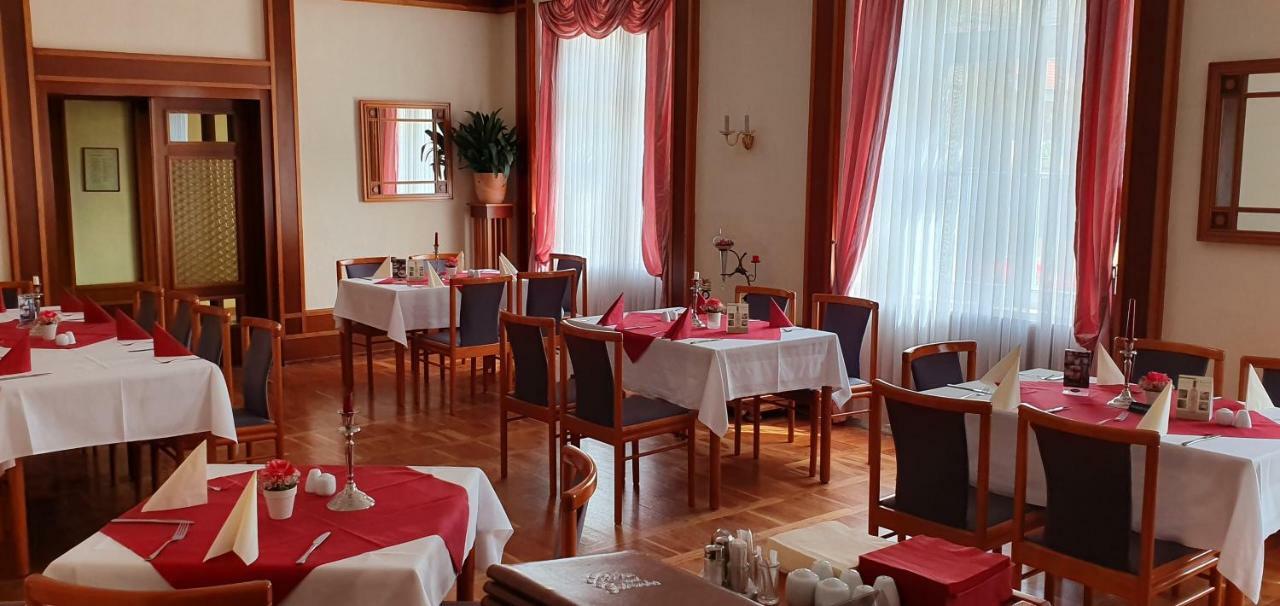 Hotel "Stadt Koethen" Koethen  Ngoại thất bức ảnh