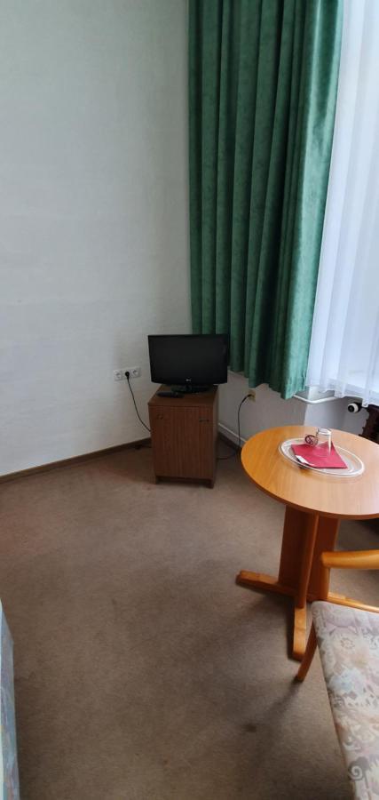Hotel "Stadt Koethen" Koethen  Ngoại thất bức ảnh