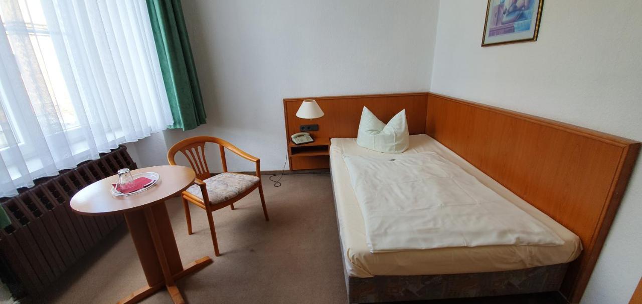 Hotel "Stadt Koethen" Koethen  Ngoại thất bức ảnh